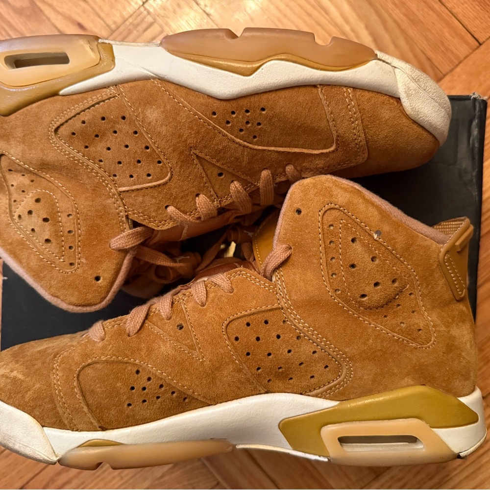 Jordan 6 Retro